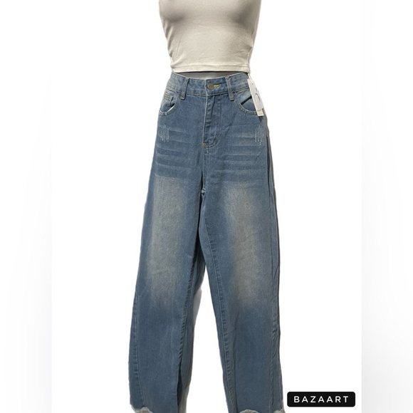 Middle Waist Denim Washed Pocket Jeans - Picture 2 of 10